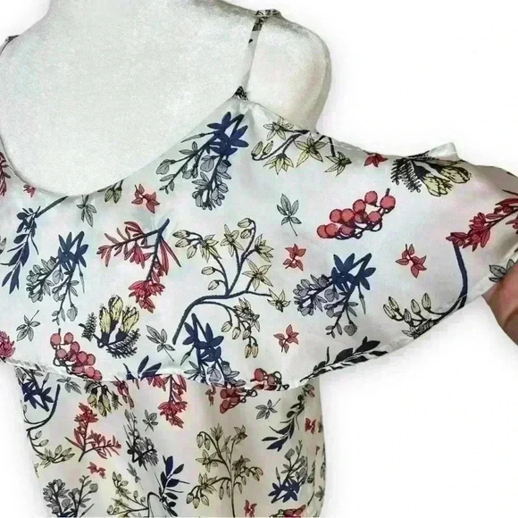 ⭐️2/$10⭐️ Forever 21 Cold Shoulder Floral Tank Top Blouse Size S - Picture 1 of 5